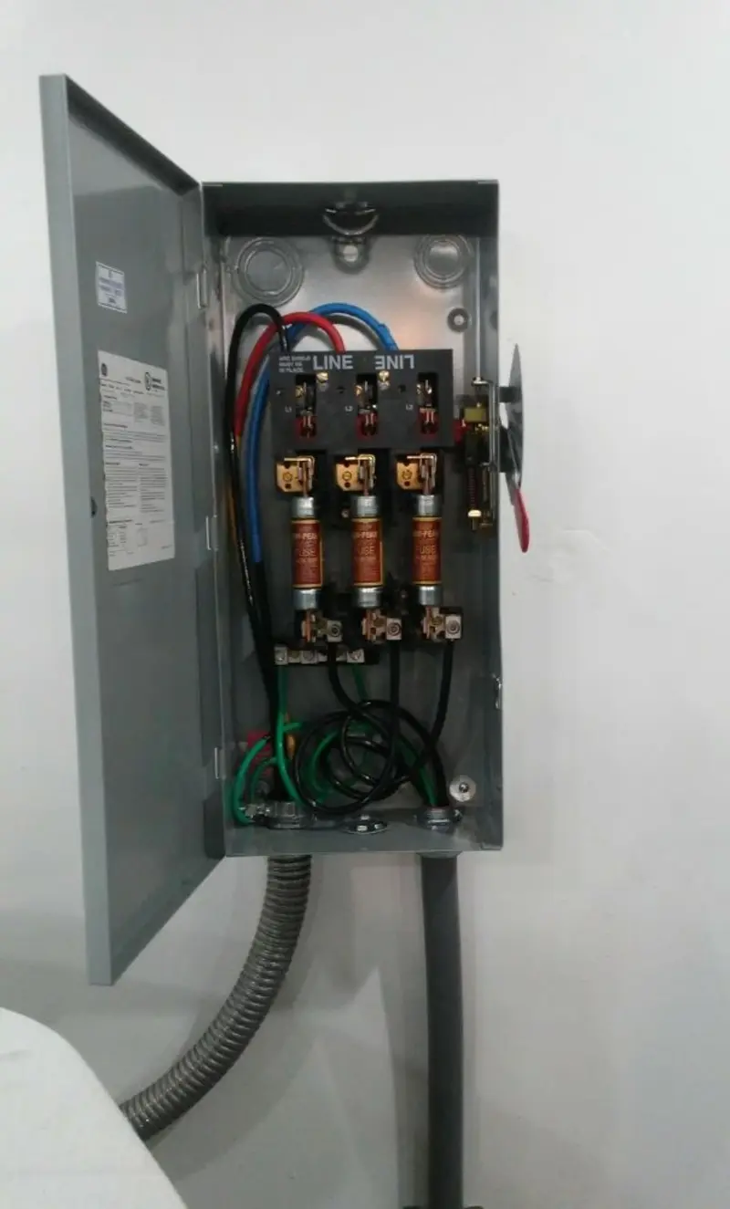 Three-phase disconnect switch installed for Electrical Wiring & Rewiring in Broadview